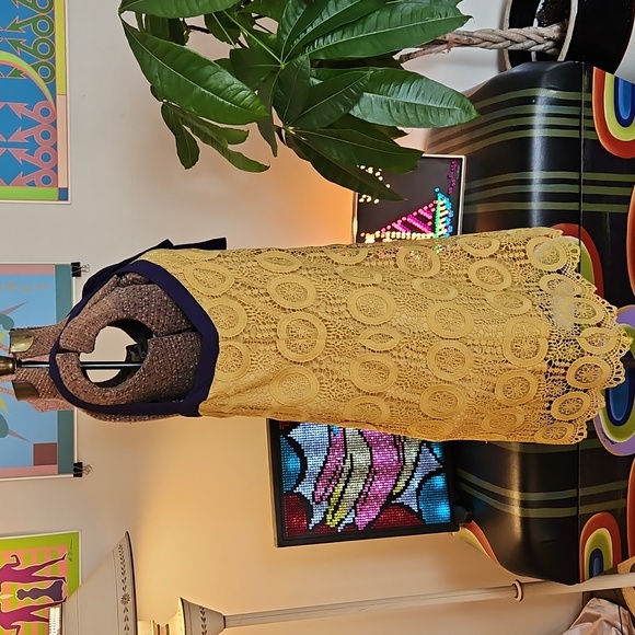 NWT Entro Yellow Crochet Lace Mini Shift Dress Navy Cross Halter Straps Size M - Picture 5 of 7